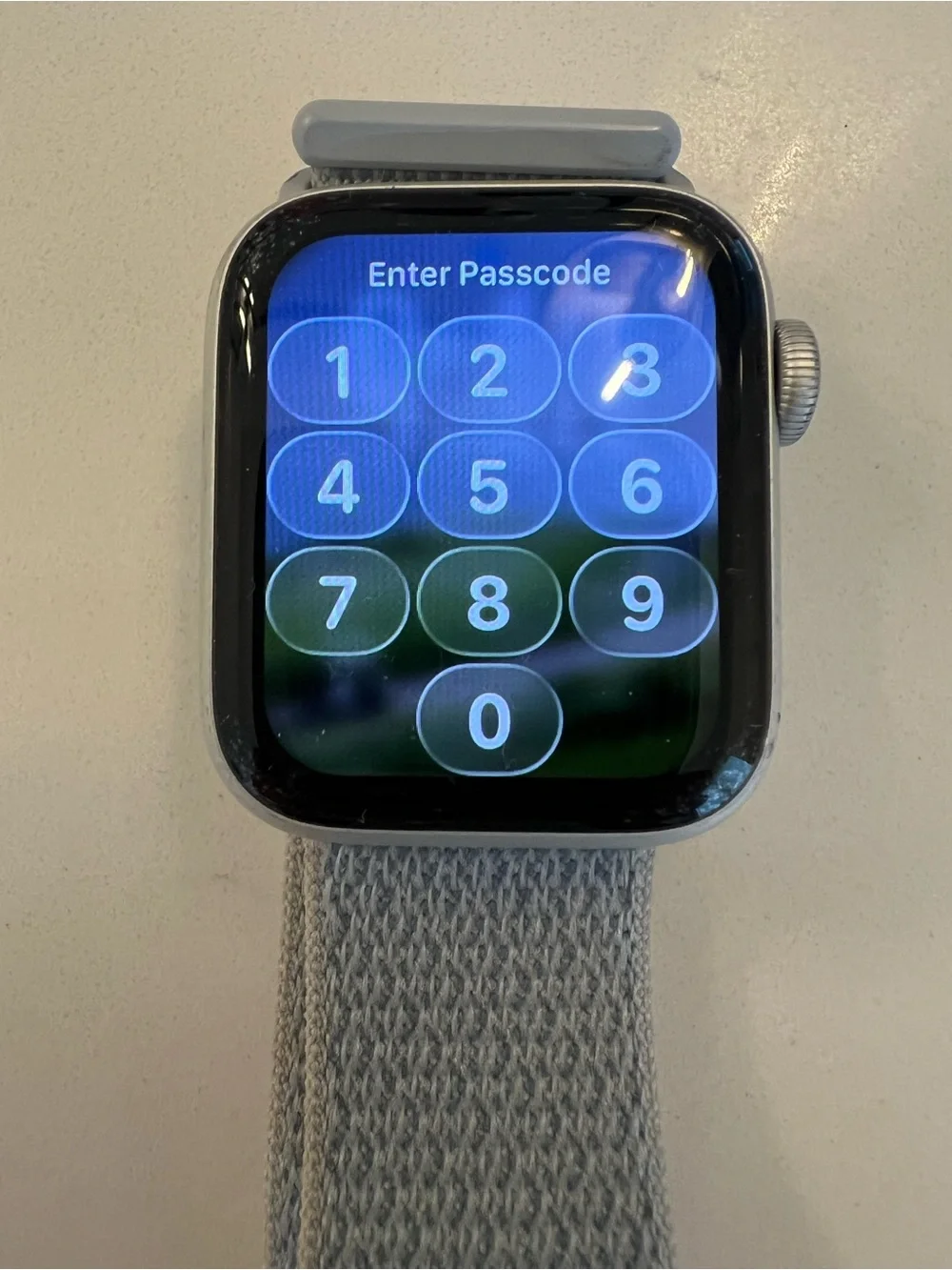 Apple Watch SE (Gen 2) Smartwatch with Light Gray Nylon Sport Band + Extra Band